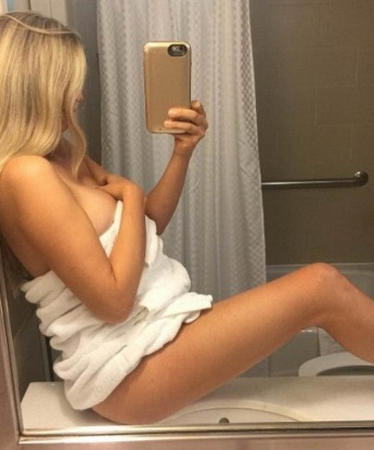 Мои услуги настолько разнообразны, что ты не сможешь устоять перед ними. 🌟 Я проведу тебя в мир страсти и удовольствия, позволю окунуться в безмятежность и наслаждение. Фото настоящие, и отзывы подтверждают мою красоту и умение доставить удовольствие. 💋 Я буду с тобой нежной и заботливой, подарю тебе море ласки и незабываемых моментов. Не упусти возможность окунуться в мой прекрасный мир, в мир Москвы, где воплотятся все твои сокровенные желания. Жду тебя, чекаю, чтобы сделать твою жизнь ярче и незабываемой. 🌹💫 6833, 25 лет